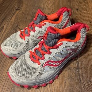 WOMENS Saucony Excursion TR Shoes (Size 7)